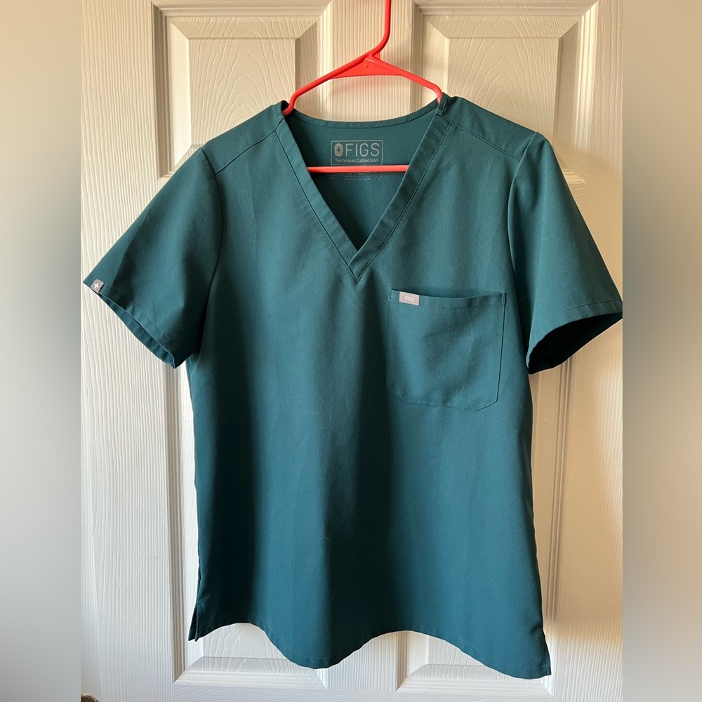 Figs Scrubs Caribbean Blue Catarina One Pocket Scrub Top Women’s L